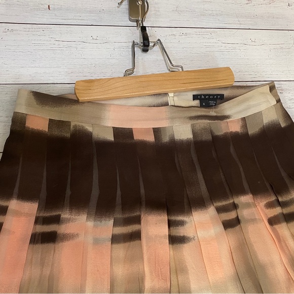 NWOT Designer | Theory | Ombré Silk Pleated Skirt - Picture 4 of 9